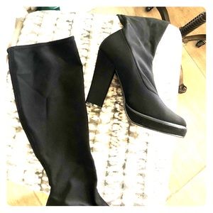 Colin Stuart Fitted Black Boots